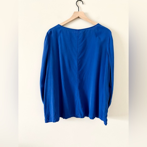 Eileen Fisher Silk Blouse with Keyhole Sleeve in Royal Blue - Size XL - Picture 6 of 8